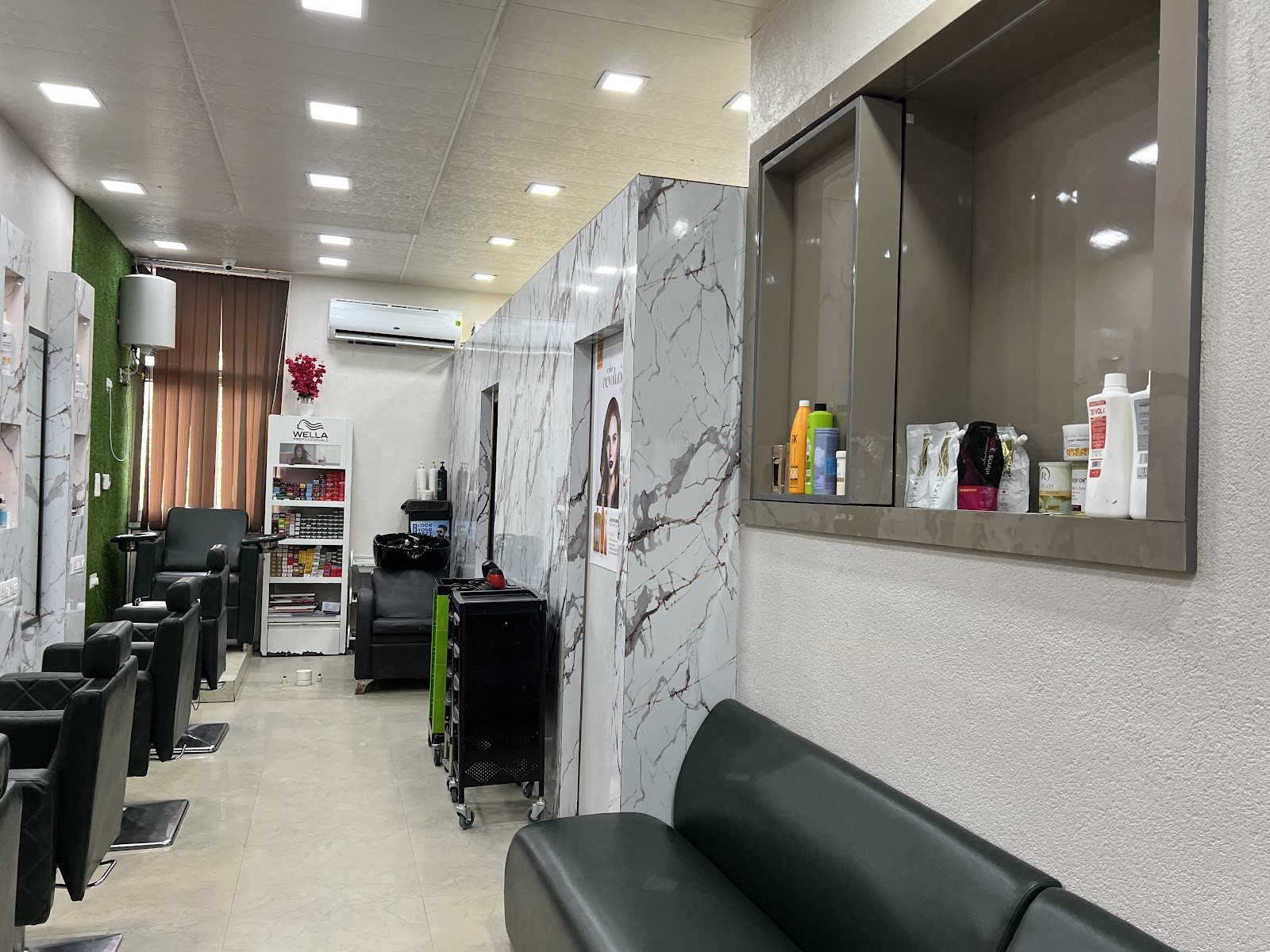 New Ellcanes Unisex Salon